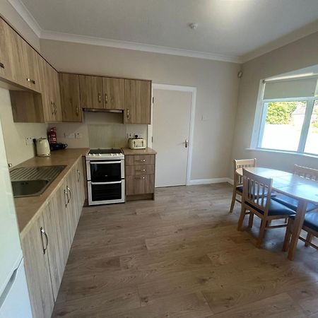 Yeats Lodge Self Catering Apartment And Bar Galway Ngoại thất bức ảnh