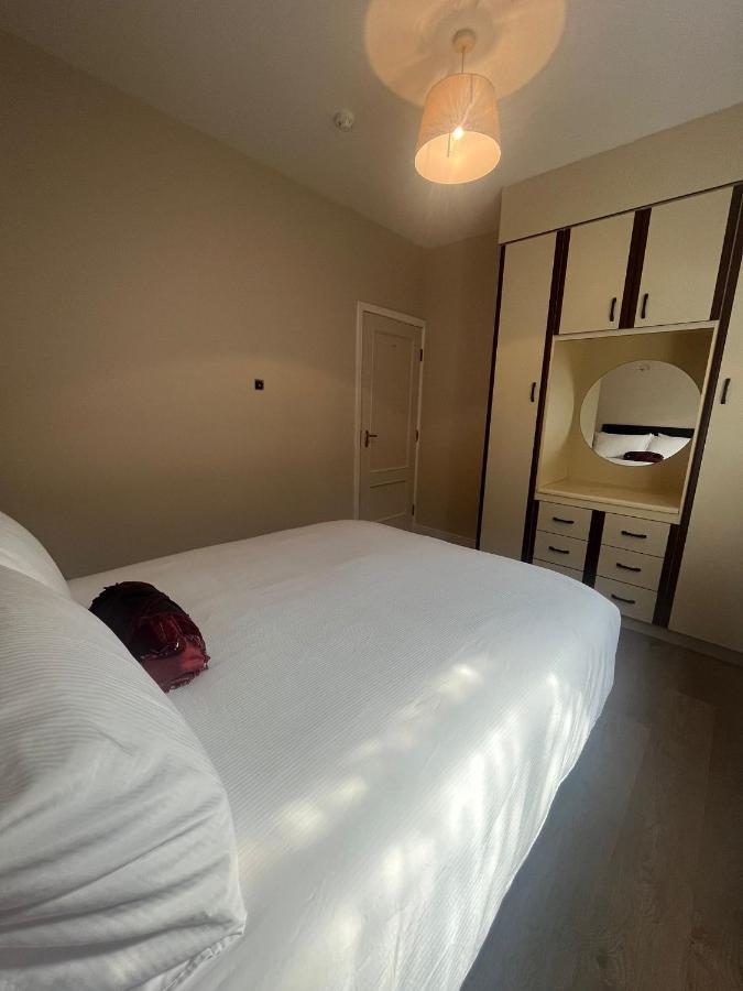 Yeats Lodge Self Catering Apartment And Bar Galway Ngoại thất bức ảnh