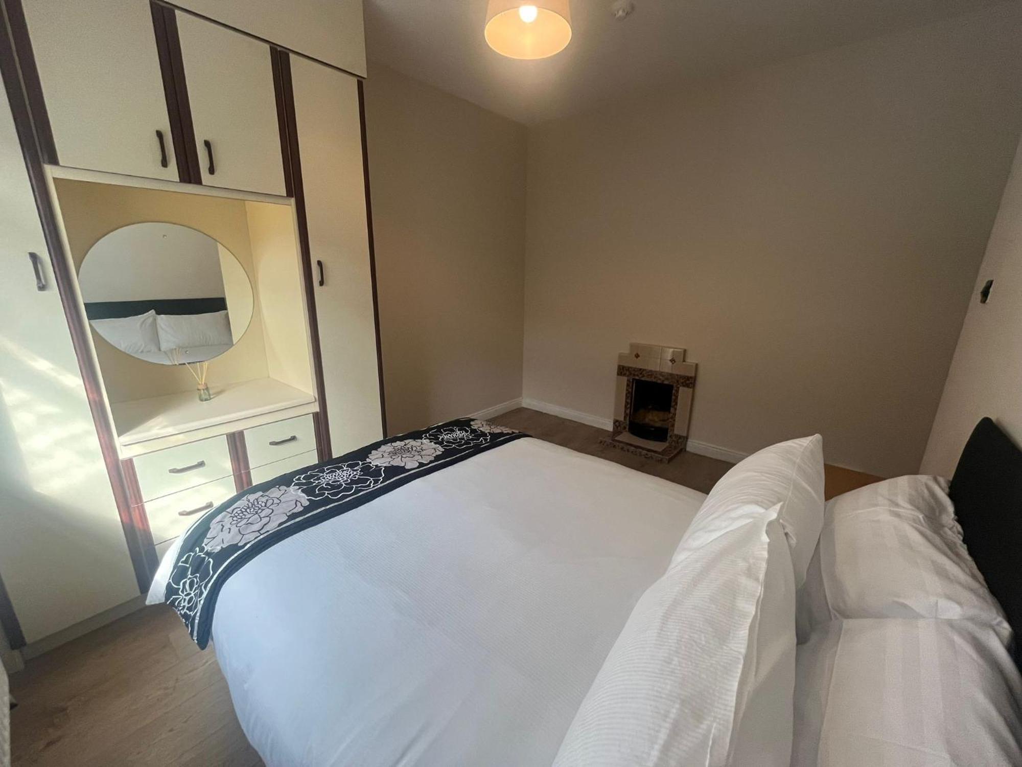 Yeats Lodge Self Catering Apartment And Bar Galway Ngoại thất bức ảnh