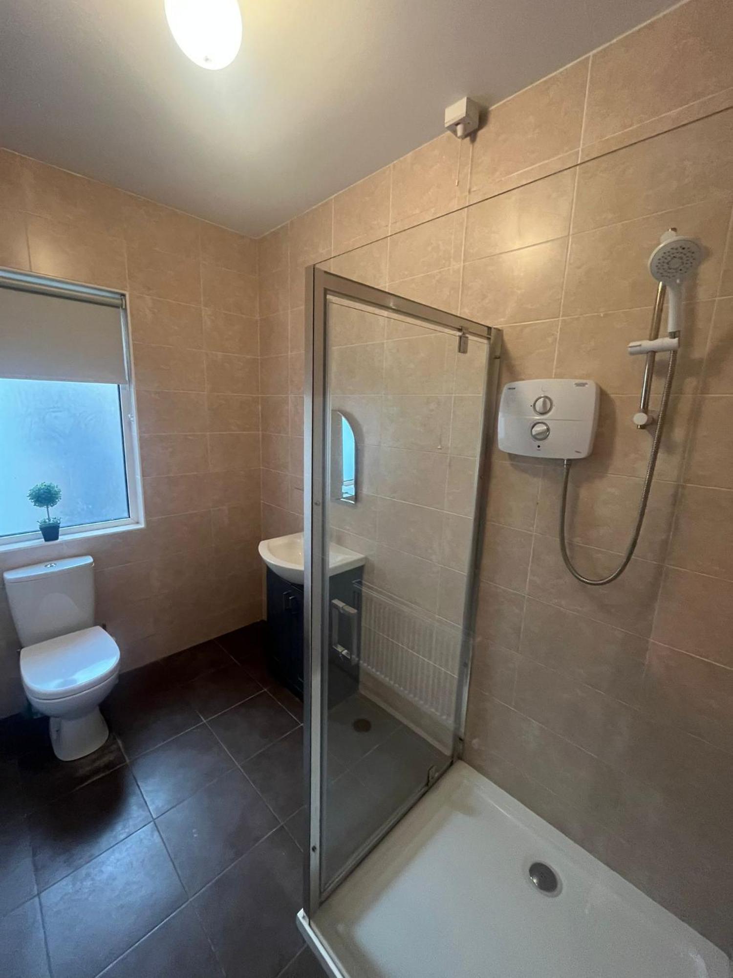 Yeats Lodge Self Catering Apartment And Bar Galway Ngoại thất bức ảnh